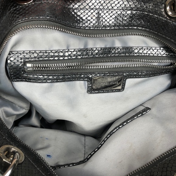 Michael Kors Skorpios metallic snakeskin bag - Picture 14 of 16